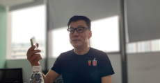 澄清“吃软饭”之嫌，李国庆夺章后再