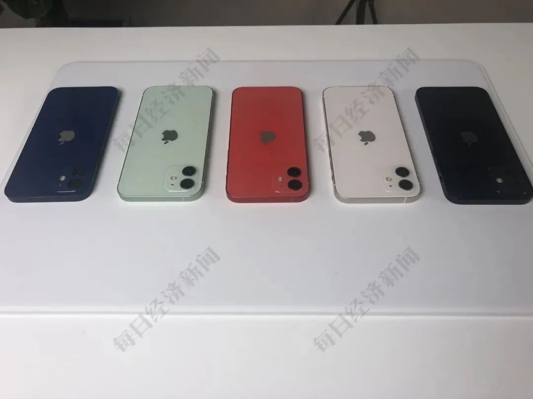 iPhone 12新机（图片来源：每经记者 王晶摄）