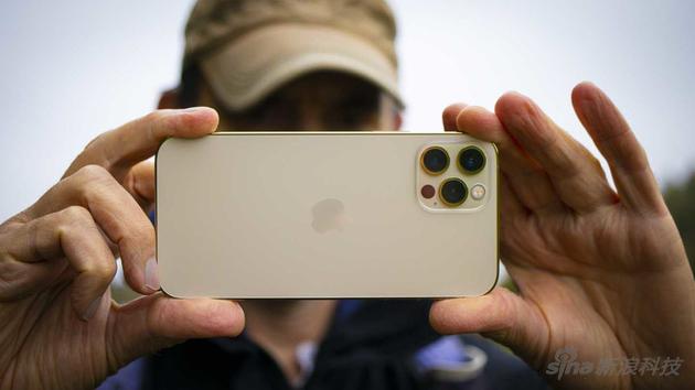目前iPhone 12系列最新手机只有2.5倍的长焦